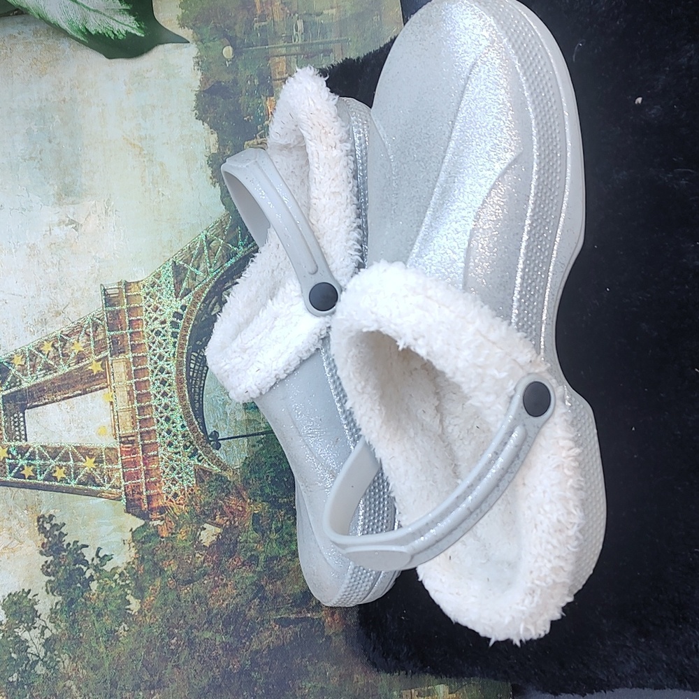 SILVER SHOES - Picture 2 of 7